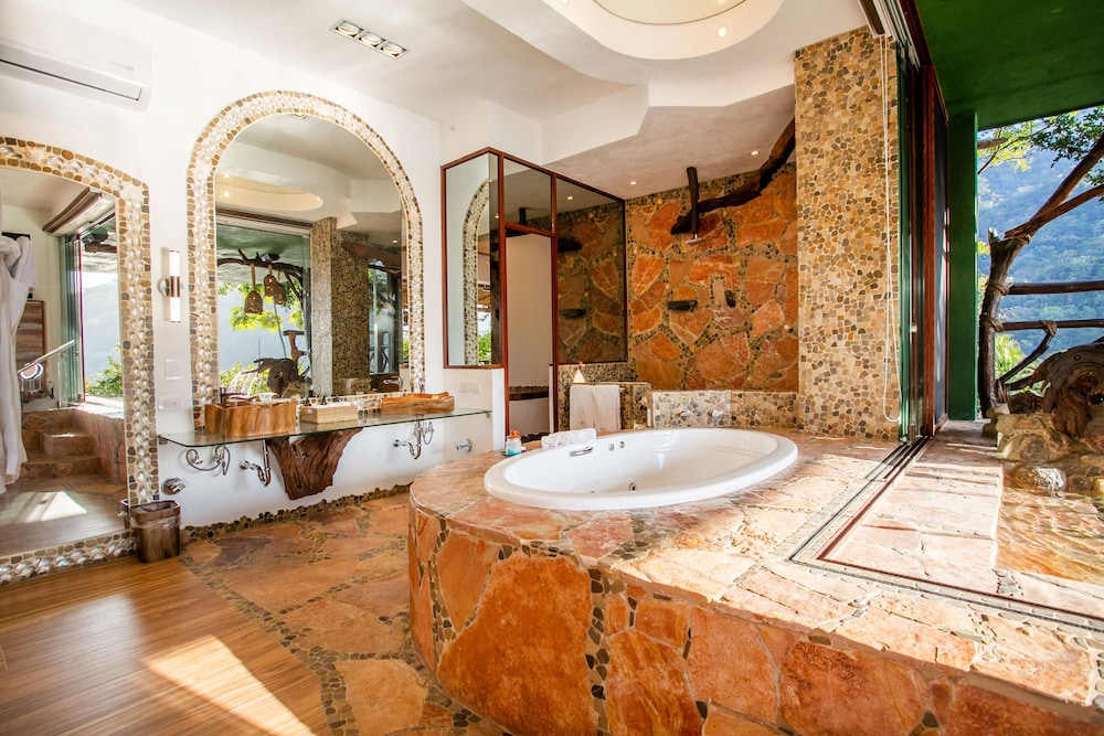 New Tower-hawk Love Nest Ocean View