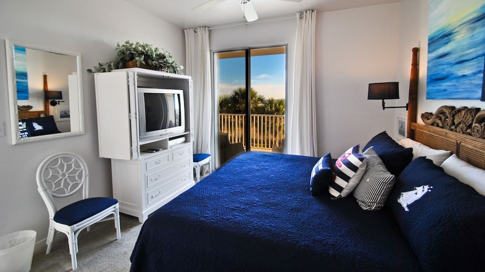 Condo, 2 Bedrooms photo 2
