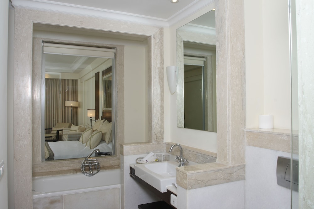 Standard Room, 1 Double Bed, City View photo 1