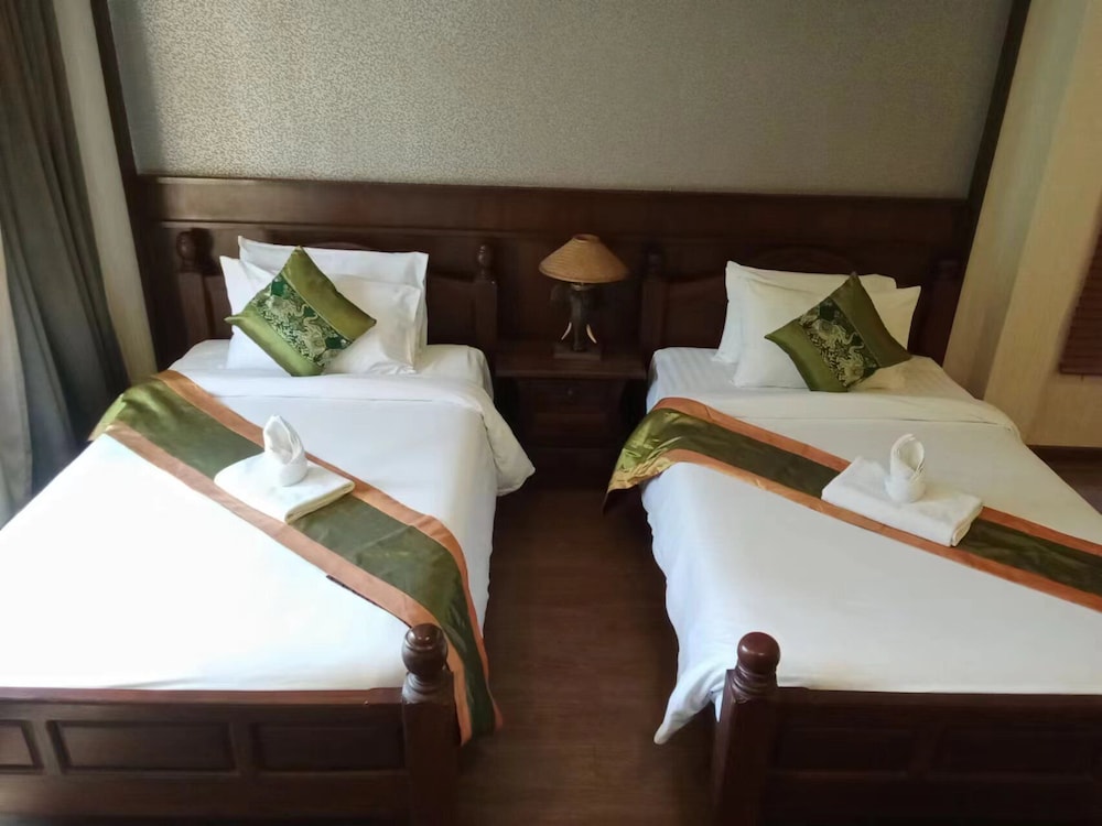 Deluxe Twin Room - Photo 2