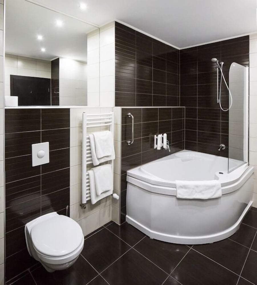 Business Suite - Photo 4