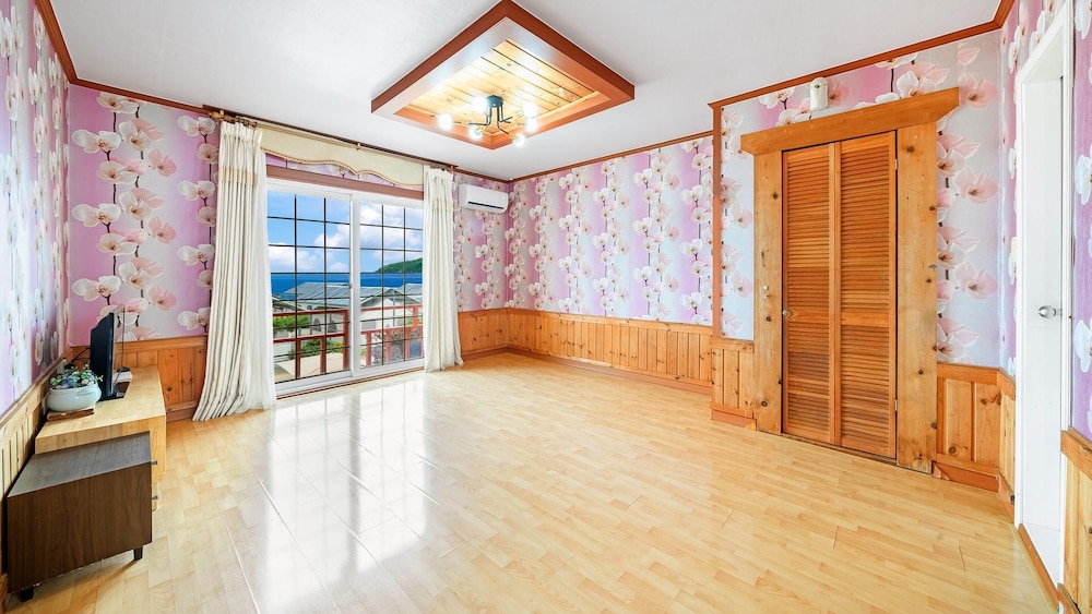 Basic Room, 1 Bedroom (Ivy) - Photo 1