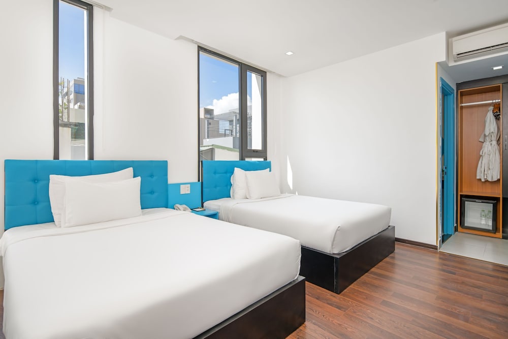 Premier Twin Room photo 2