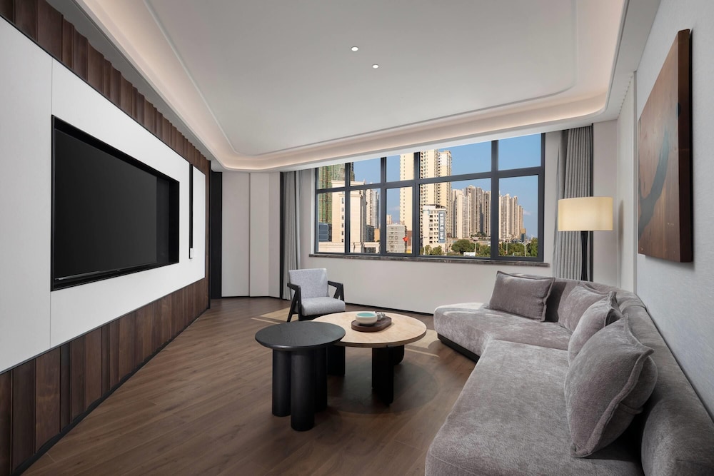 Deluxe Suite, 1 King Bed, Non Smoking