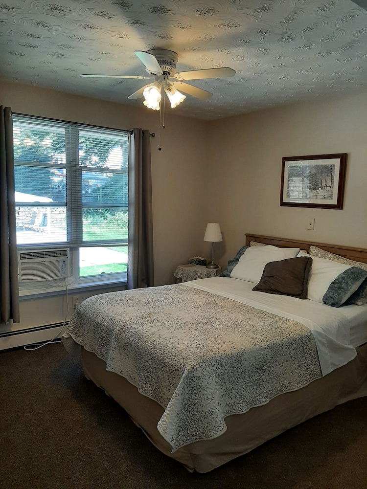 Basic Double Room photo 2