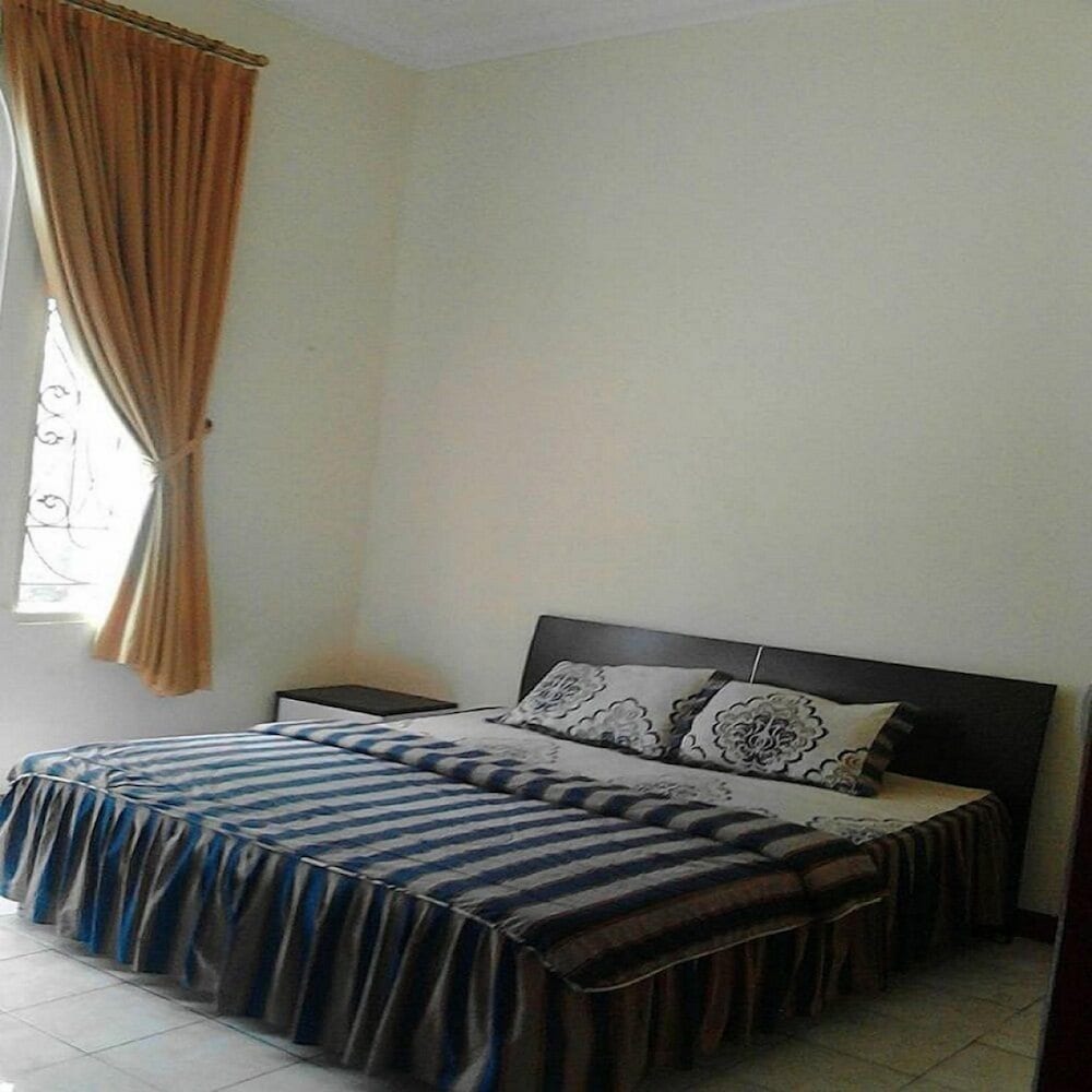 House, 2 Bedrooms photo 1