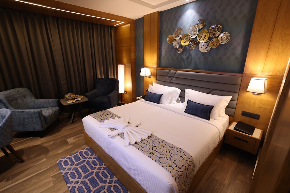 Deluxe Room - Photo 5