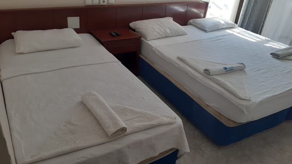 Basic Triple Room photo 1
