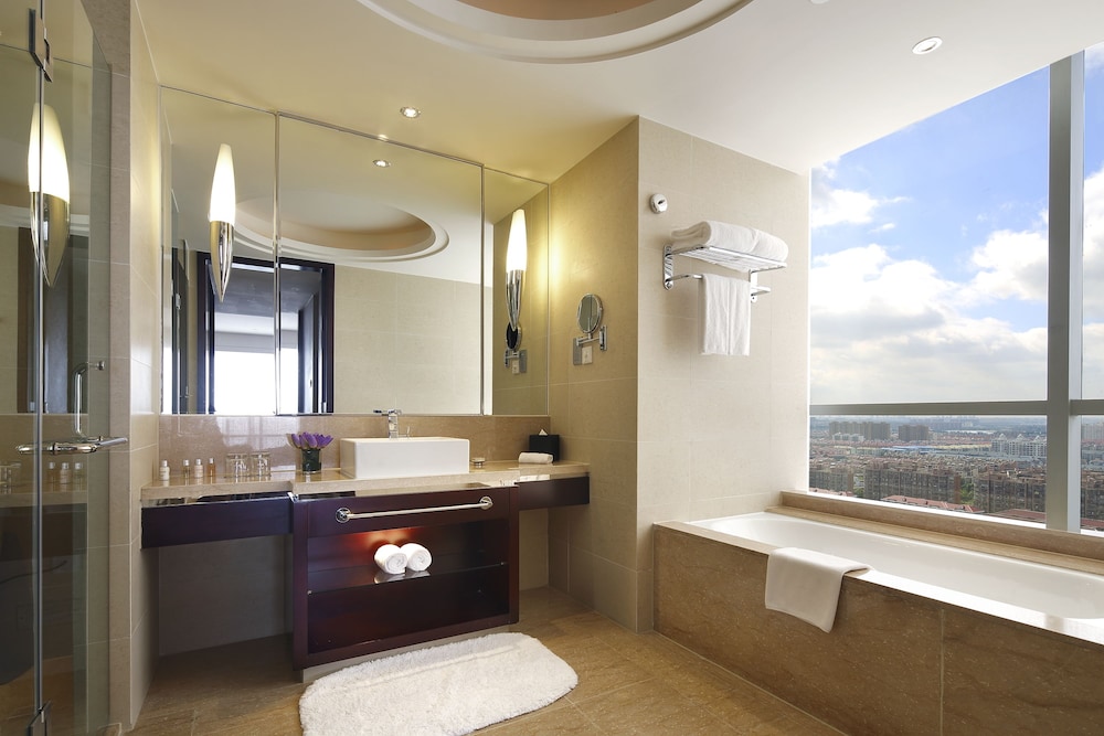 Business Suite photo 3