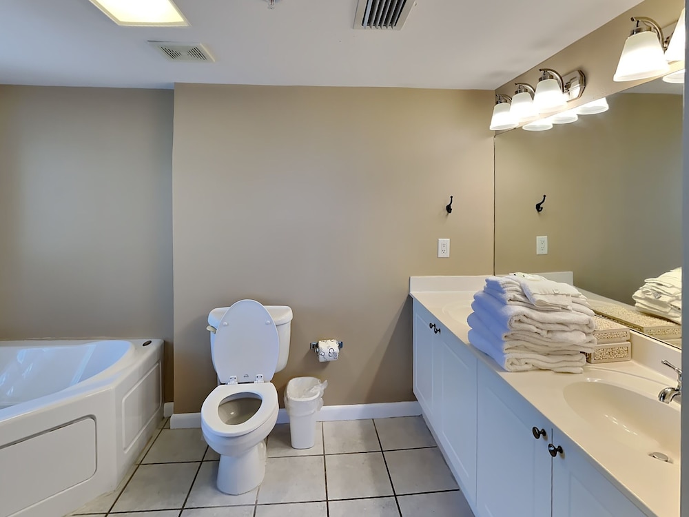 Condo, Multiple Beds, Balcony, Ocean View (Dune Point #303 - No Pets Allowed) photo 3