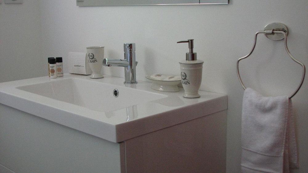 Double Room (Les Mandarins) photo 2