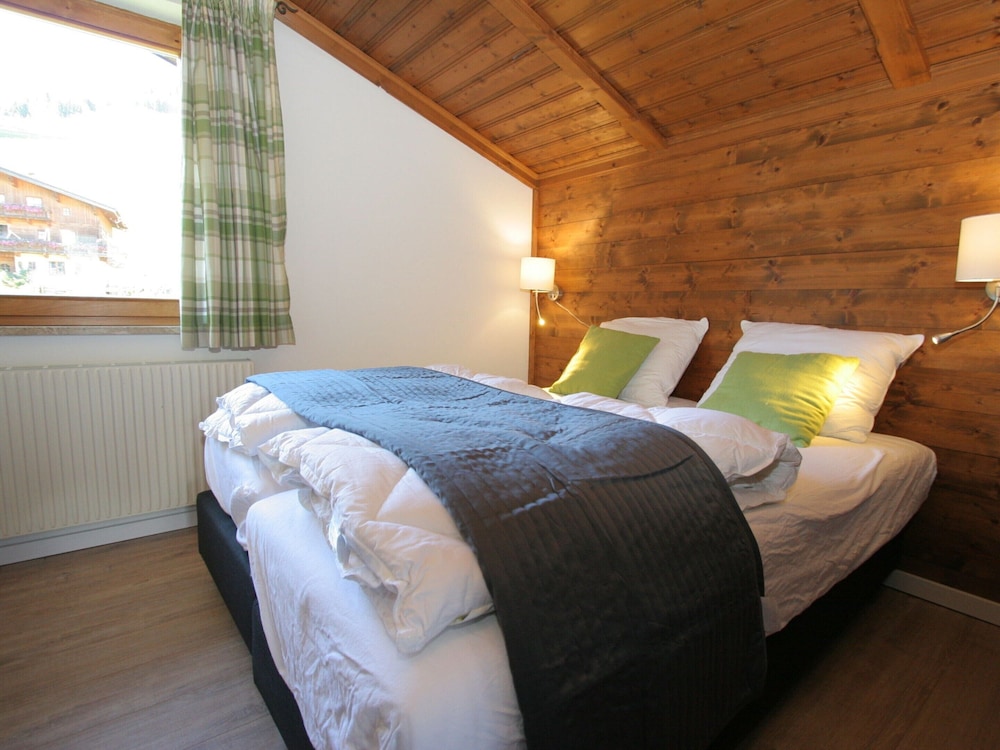 Classic Chalet, 4 Bedrooms