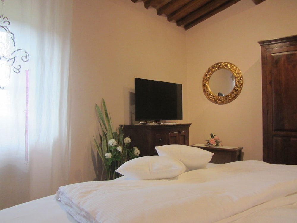 Basic Double Room photo 3