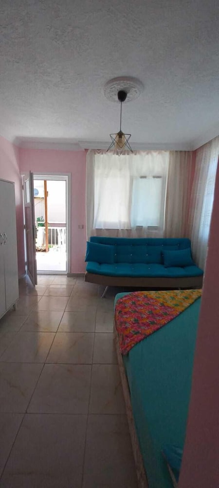 Basic Triple Room photo 2