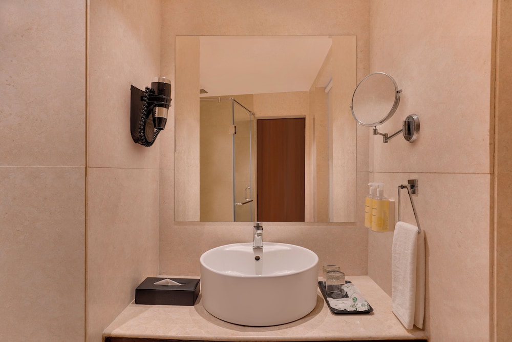 Superior Studio Suite - Photo 6