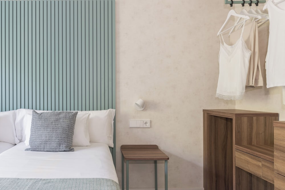 Double Room, Balcony - Photo 7
