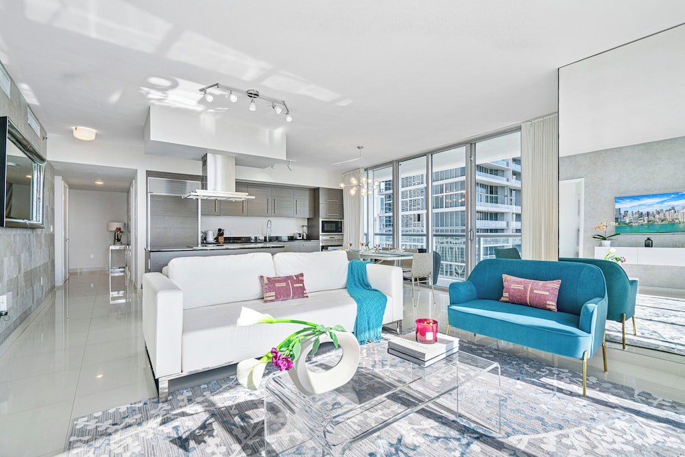Boutique Corner Apart, 2/2, Sofa Bed, Ocean View, Balcony2710