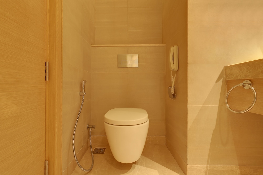 Deluxe King Room - Photo 4