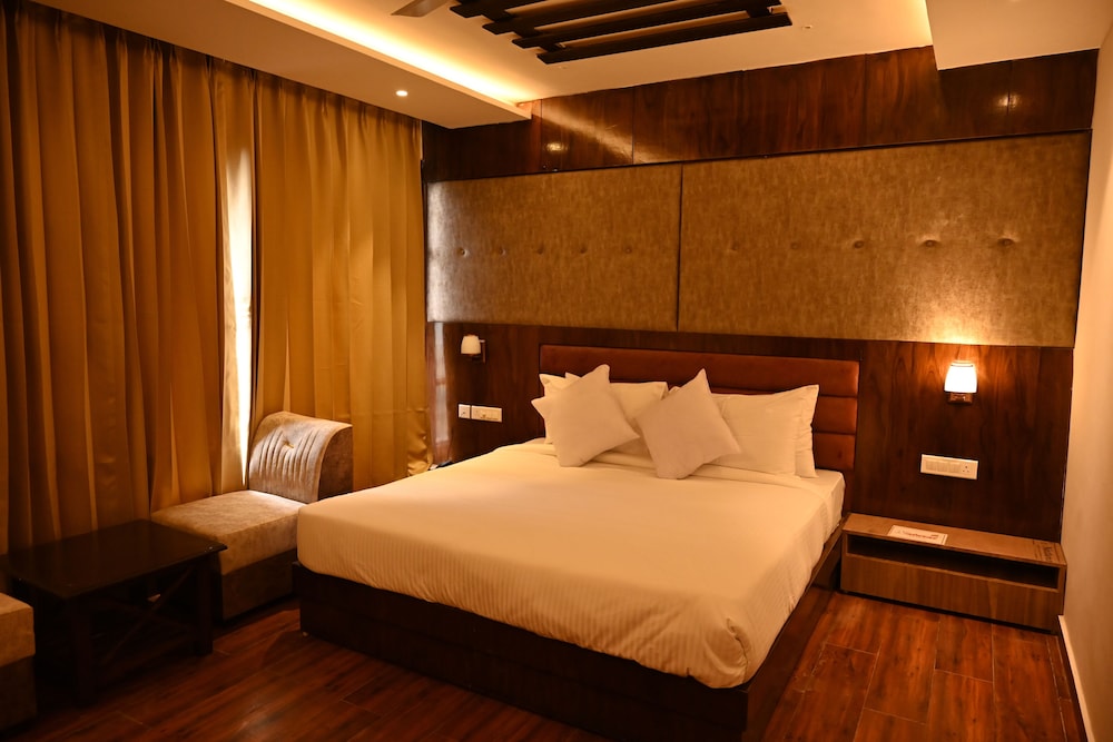 Deluxe Room - Photo 1