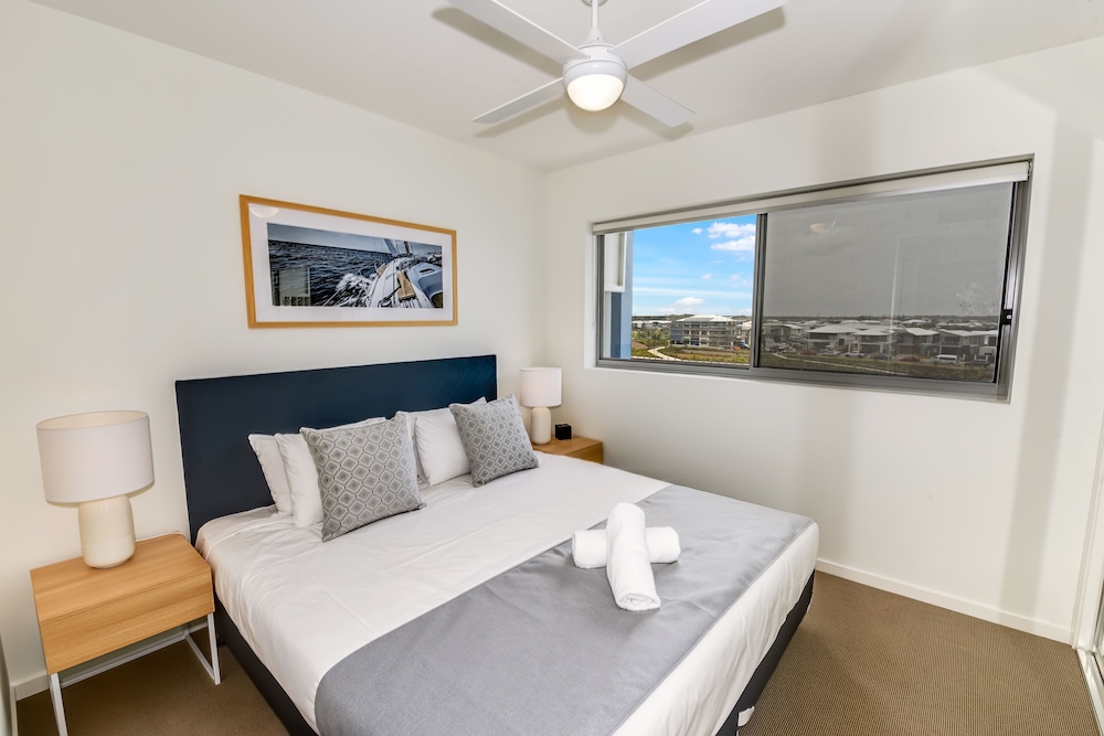 Standard Apartment, 2 Bedrooms, Lake View photo 2