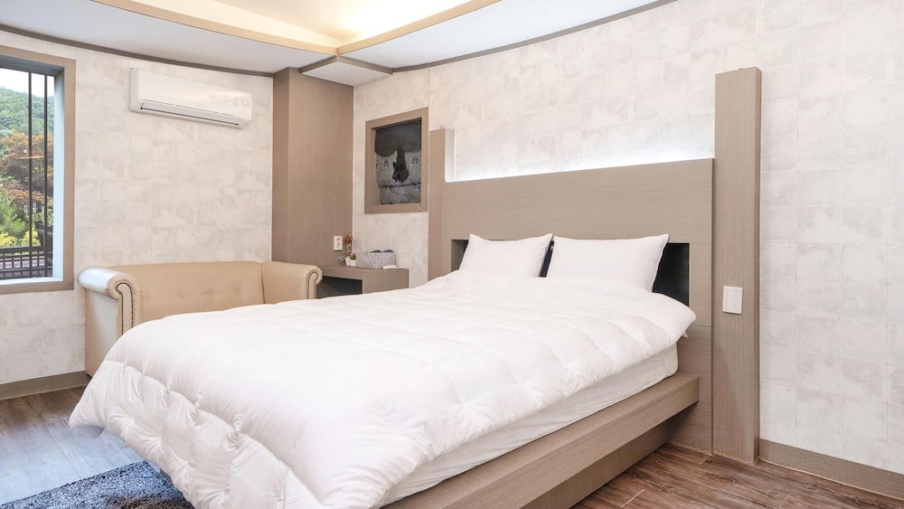 Basic Room, 1 Bedroom (pensyeonhyeonggeullaemping4(bed)) - Photo 12