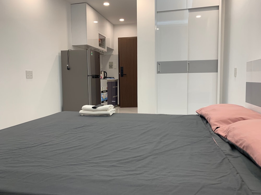 Deluxe Studio Suite