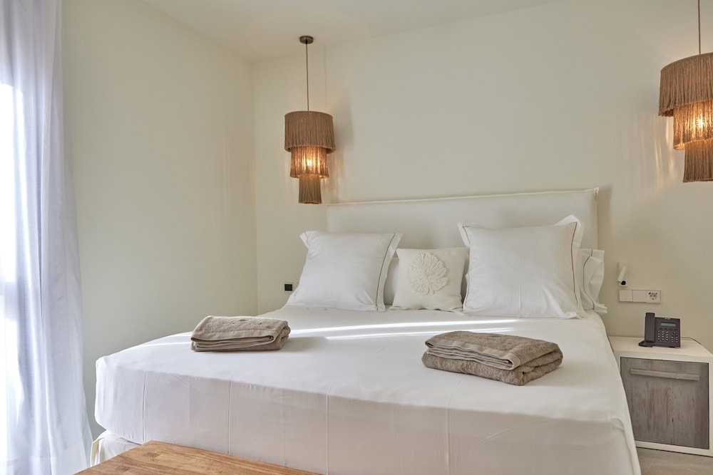 Grand Suite, Hot Tub (Sky) - Photo 2