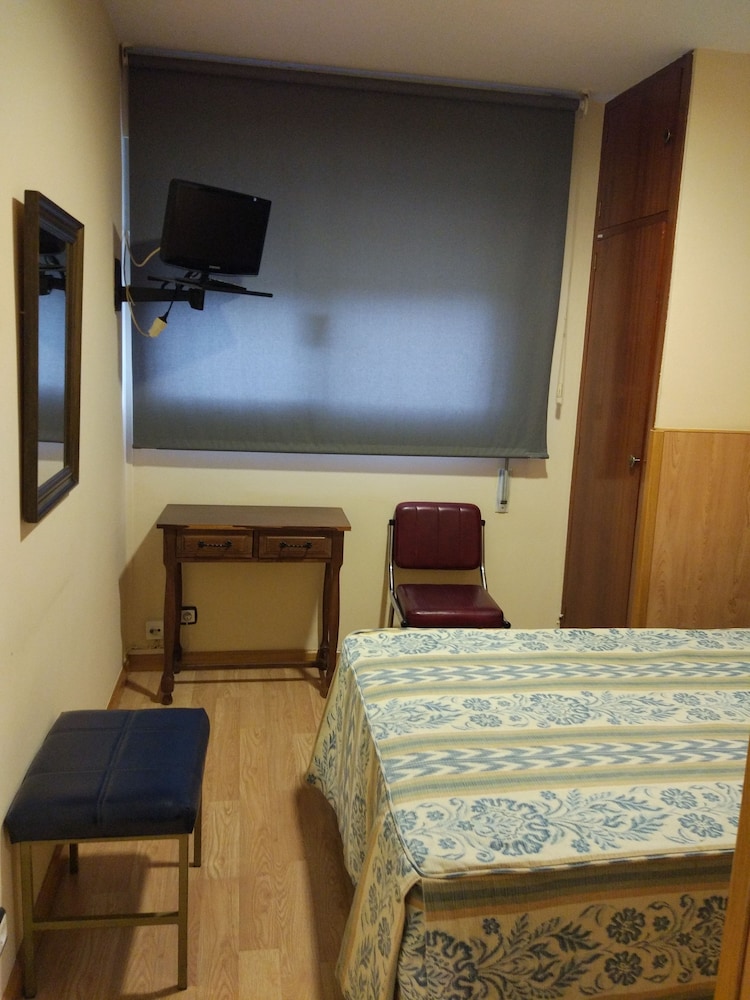 Basic Single Room photo 2