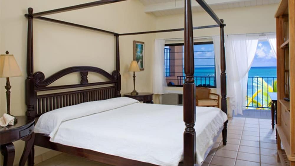Standard Room, 1 King Bed, Ocean View
