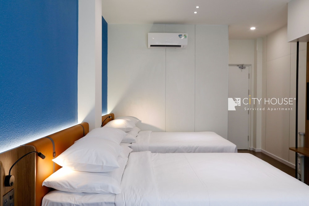 Deluxe Studio, Multiple Beds