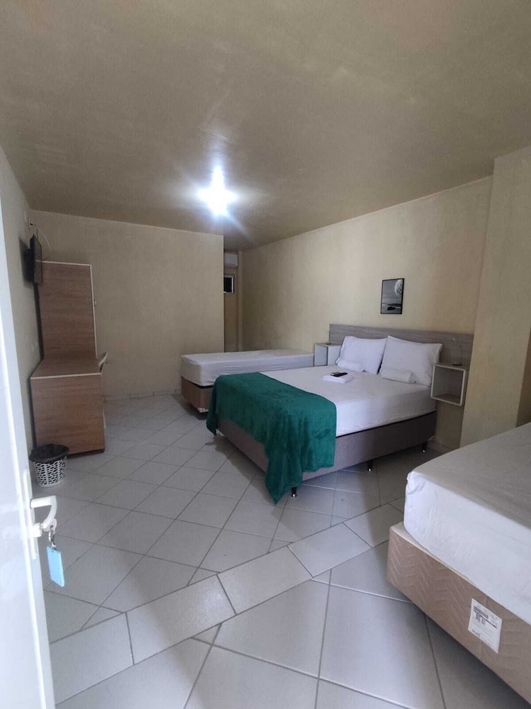 Standard Quadruple Room, Multiple Beds photo 1