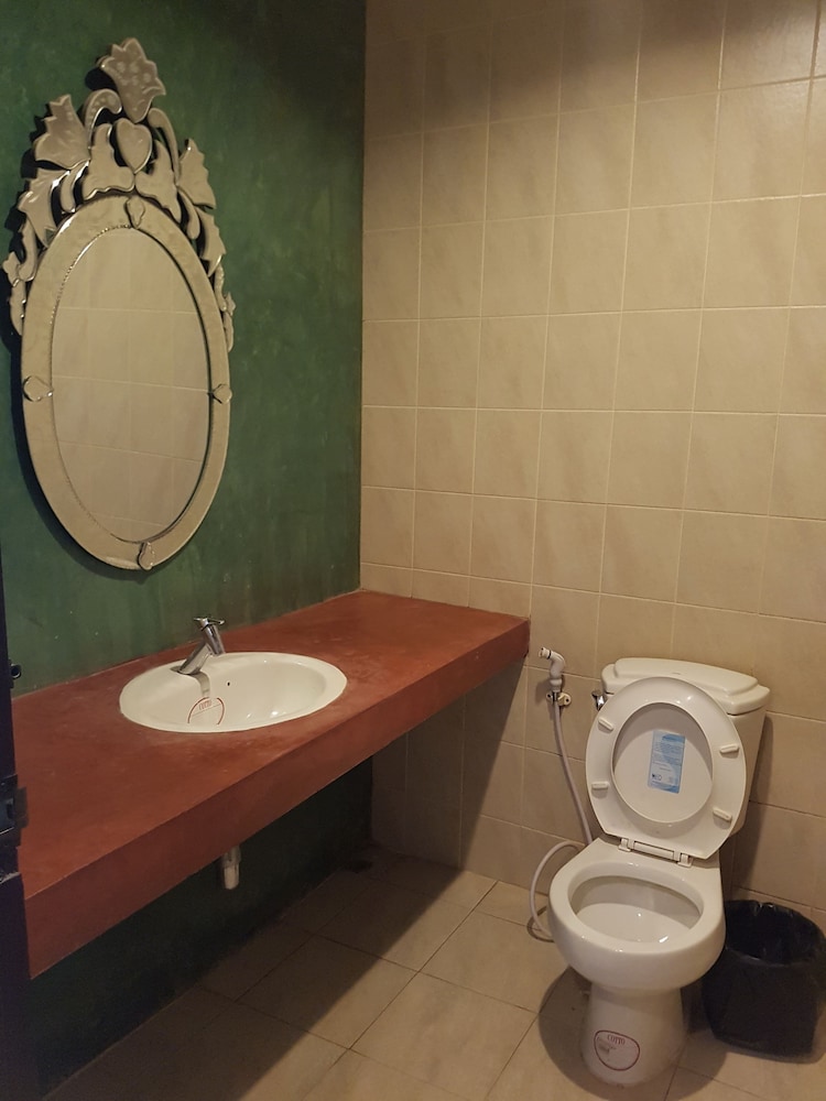 Family Quadruple Room, 1 Bedroom, Non Smoking, Garden View photo 3