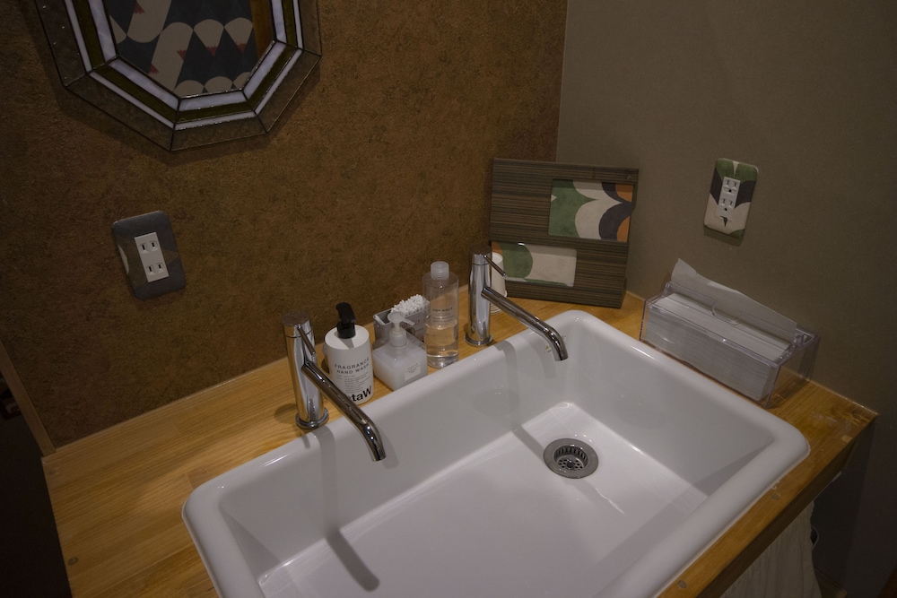Quadruple Room - Photo 7