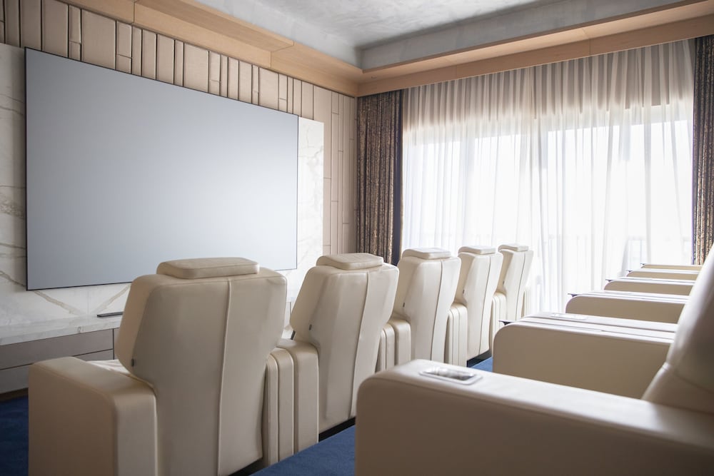 Royal Suite, 2 Bedrooms thumbnail 5