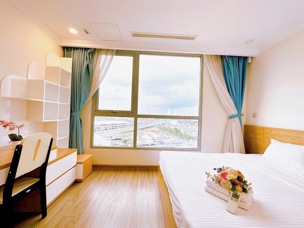 Grand Suite, 1 Bedroom, Club Lounge Access, City View
