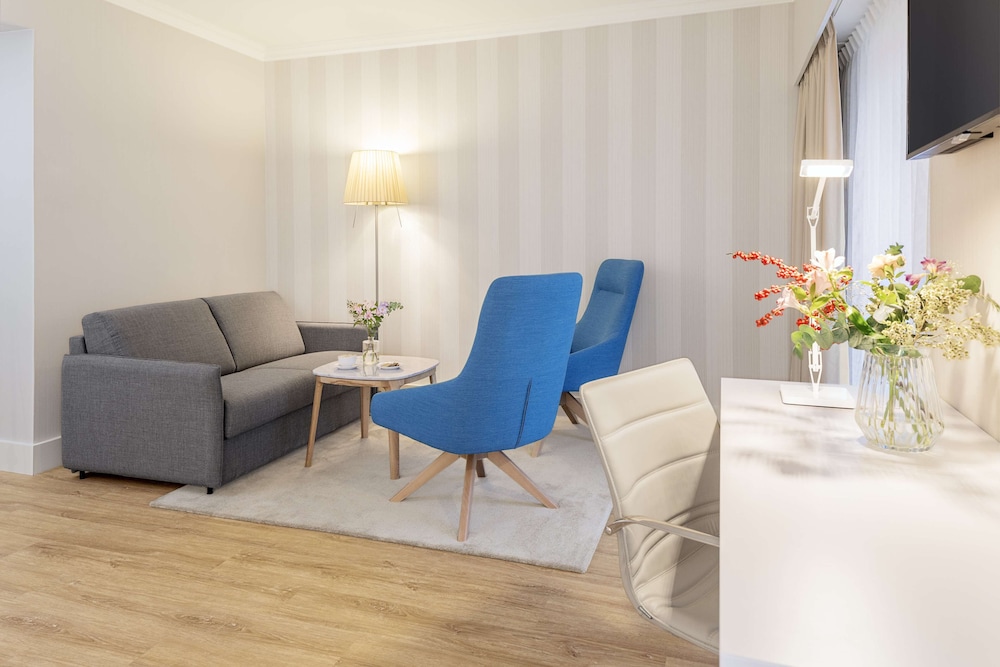 Junior Suite (Extra Bed 3 Adults)