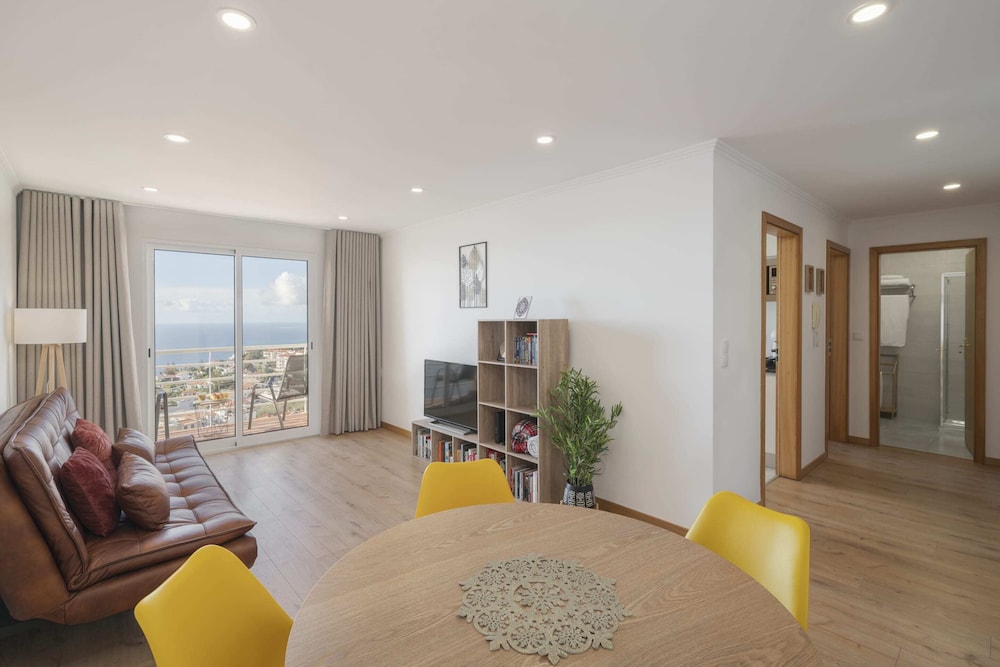 Basic Apartment, Multiple Beds, Sea View photo 1