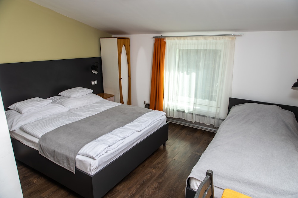 Standard Triple Room photo 3