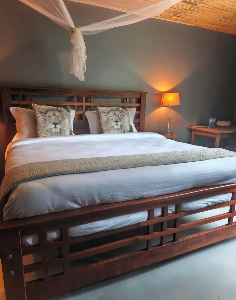 Superior Room, 1 Queen-size bed, Patio, Garden View photo 2