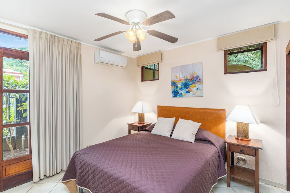 Deluxe Suite, 2 Bedrooms, Garden View photo 2
