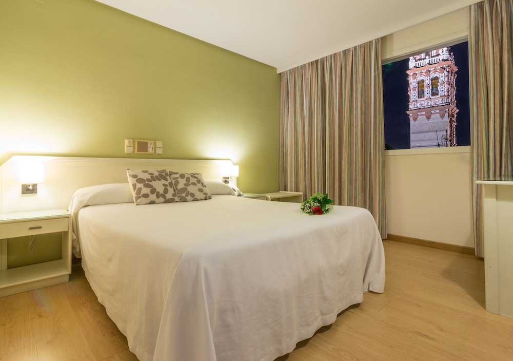 Double or Twin Room - Photo 6