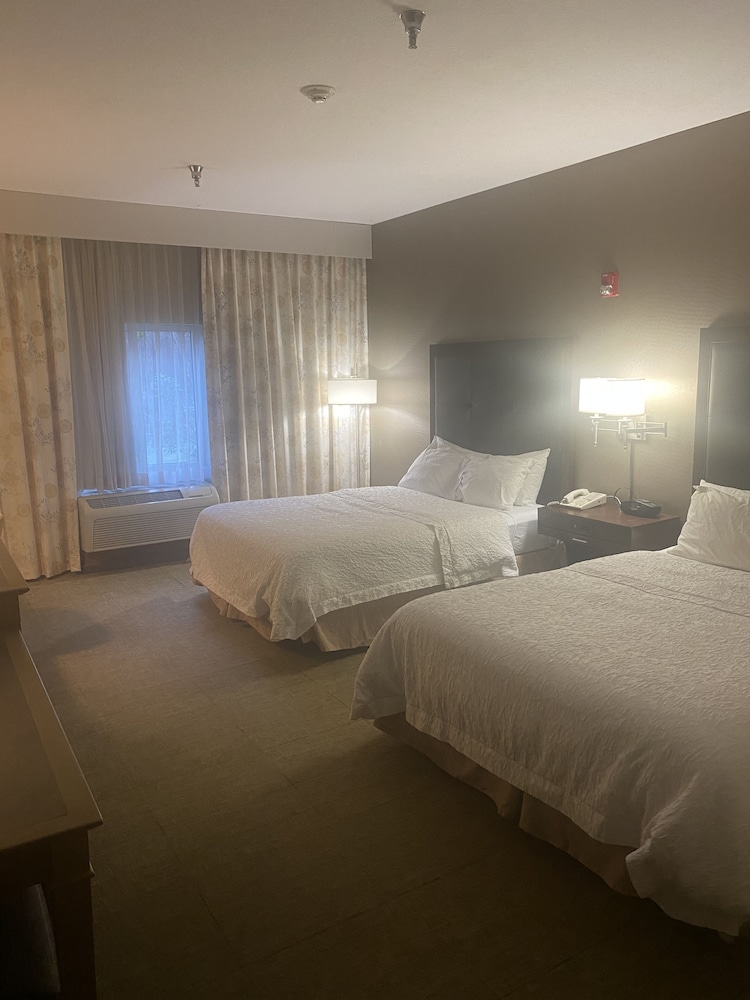 Room, 2 Queen Beds, Non Smoking - Photo 6
