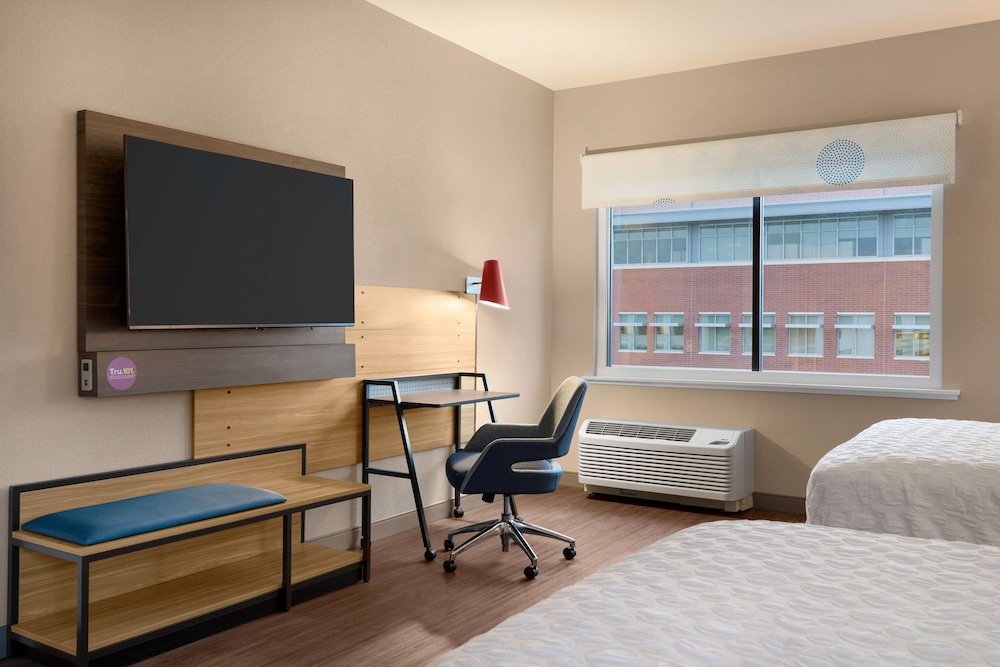 Room, 2 Queen Beds, Accessible, Bathtub (Mobility & Hearing) - Photo 3