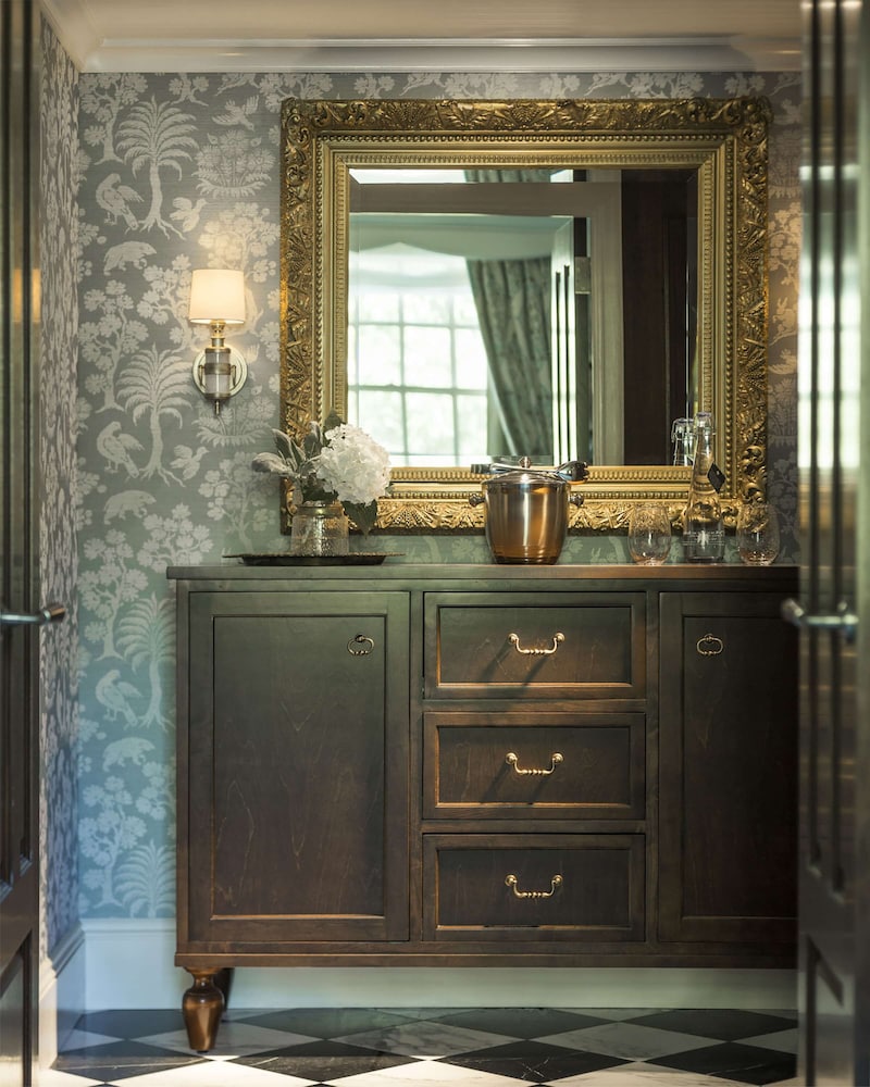 Suite (Mary Rockefeller)