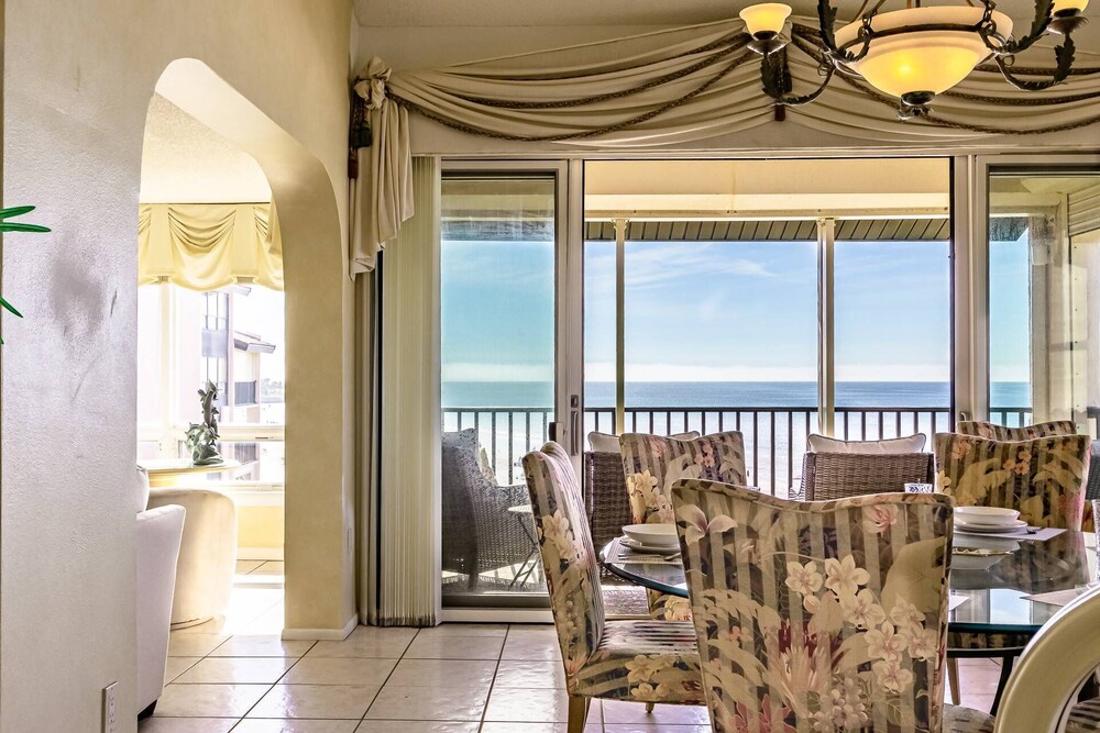 Condo (Siesta Breakers Penthouse on the Beac) photo 3