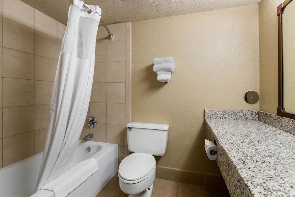 Quality Inn & Suites Des Moines - Merle Hay Road, Billede 2