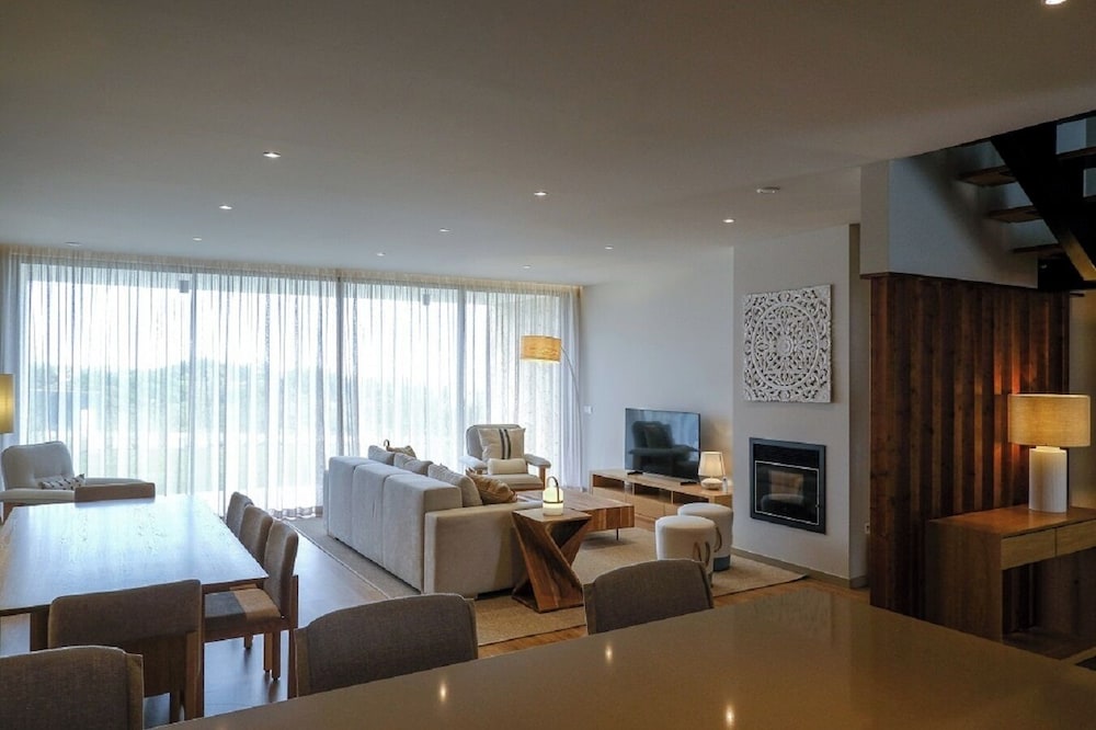 Townhome, 3 Bedrooms photo 2