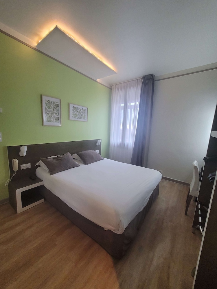 Standard Room, 1 Double Bed - Photo 26