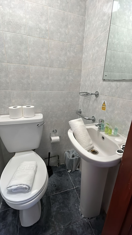 Classic Single Room, Ensuite photo 3