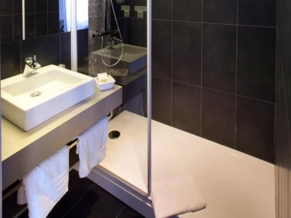 Standard Double Room, 1 Double Bed, Non Smoking - Photo 2